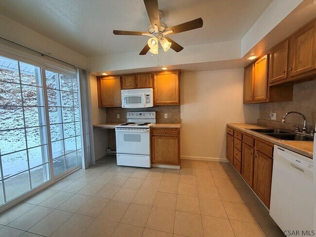 Foto del edificio - 1915 Young St