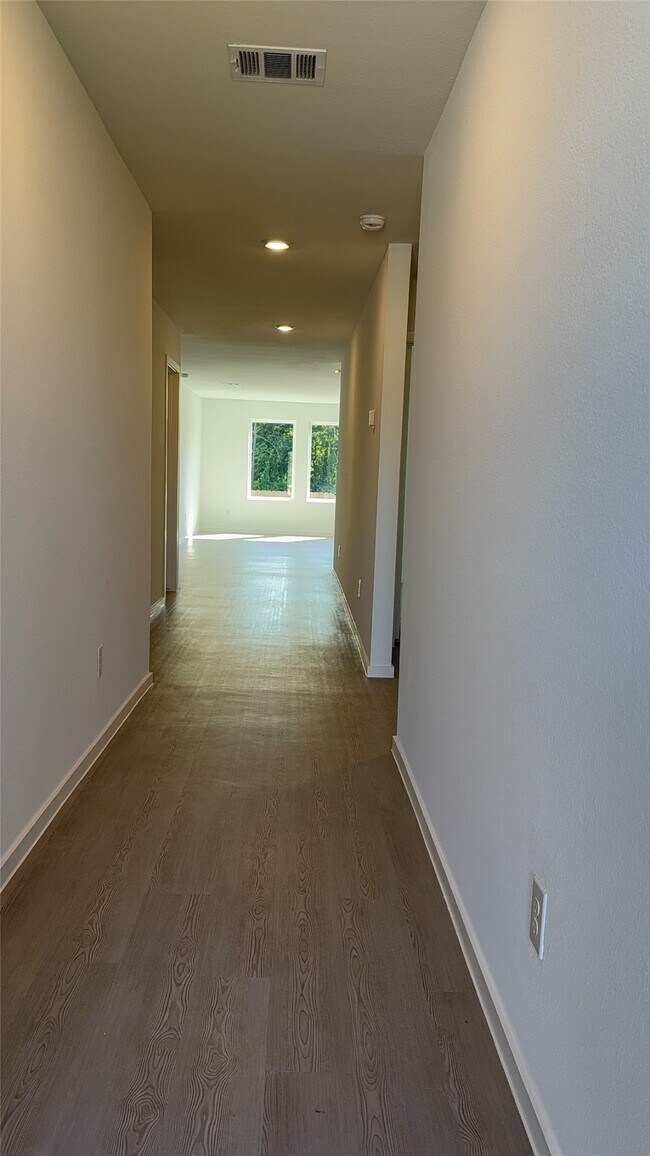 Foto del edificio - 327 Parkin Ct