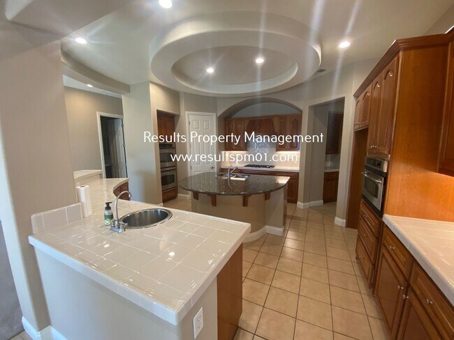 Building Photo - 3 br, 3 bath House - 8702 Pasatiempo Cir