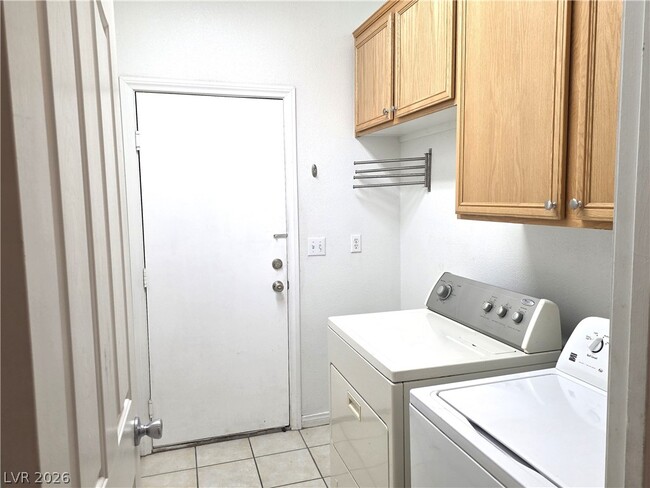 Building Photo - 9105 Sparkling Star St