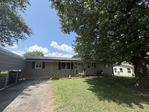 Building Photo - 3440 SE Dockery St