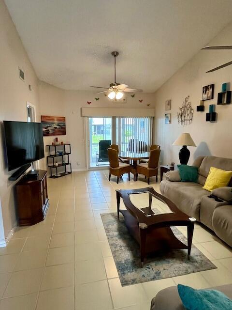 Building Photo - 3841 Island Club Cir E