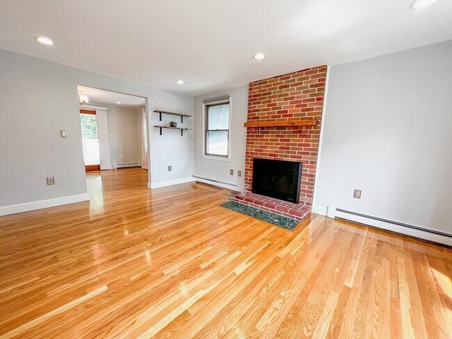 Building Photo - 56 Mc Cormack St