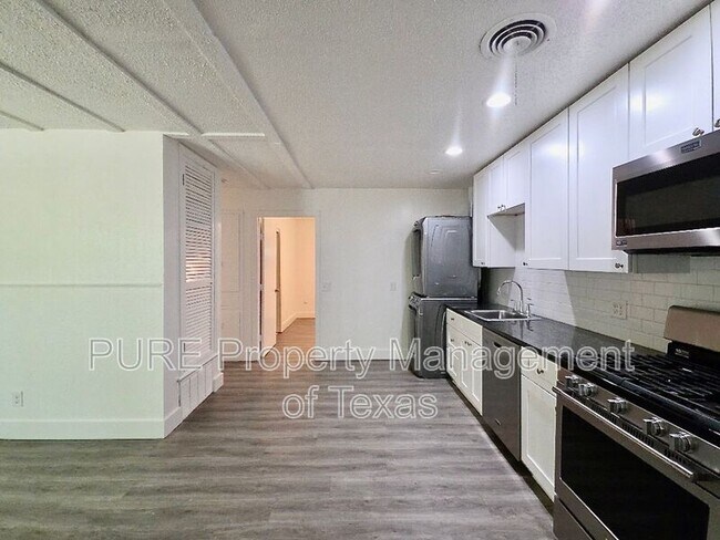 Foto del edificio - 1503 Braes Ridge Dr
