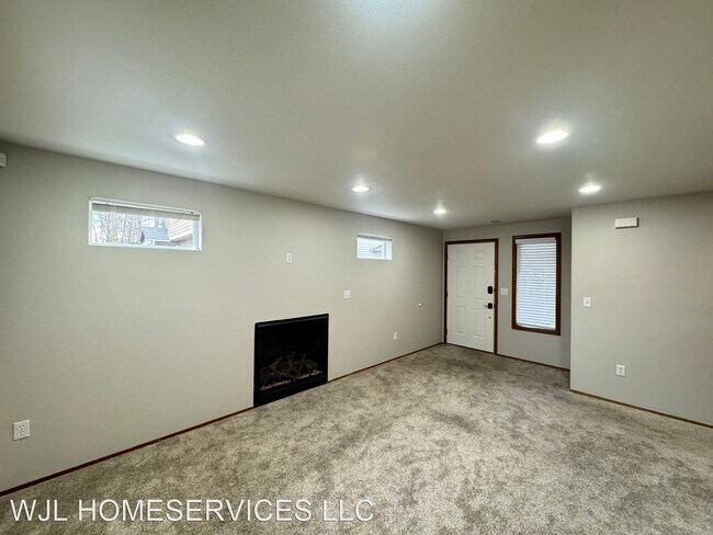 Building Photo - 3 br, 2.5 bath House - 1327 149th Pl SW