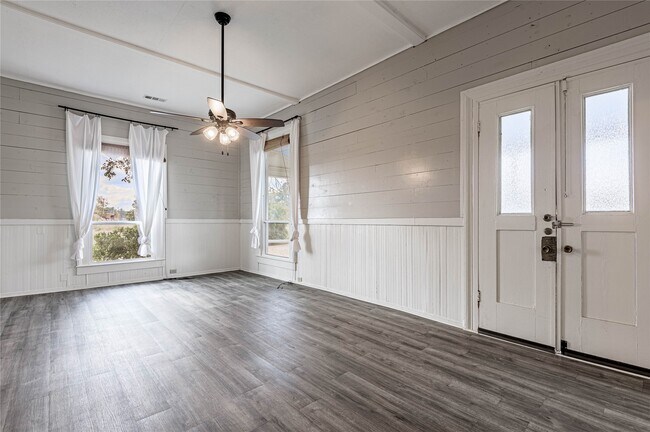 Foto del edificio - 246 FM 405