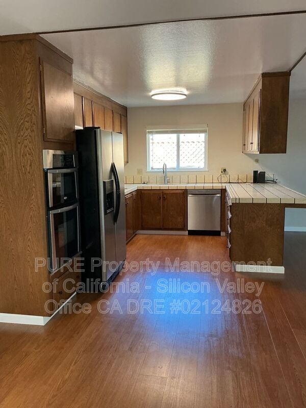 Foto del edificio - 5655 Glen Haven Ct