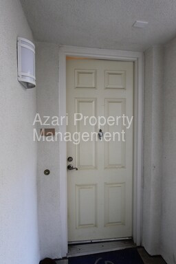 Building Photo - 301 Crescent Ct