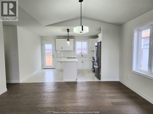 Photo du bâtiment - 1045 Aspen Ridge Cres