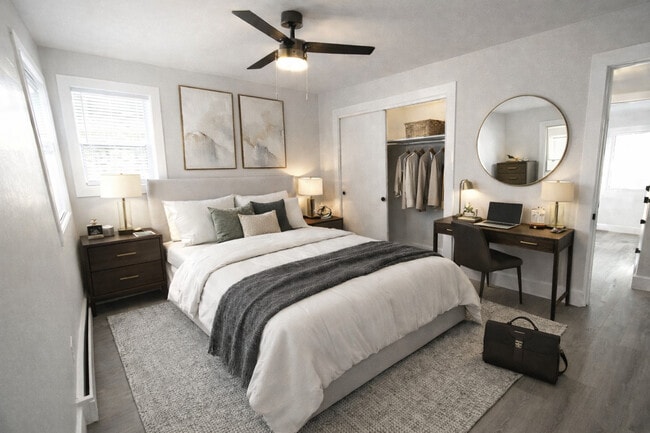 Building Photo - 6747 N Olmsted Ave