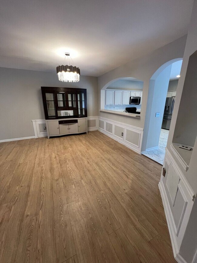 Foto del edificio - 821 Tulip Poplar Way