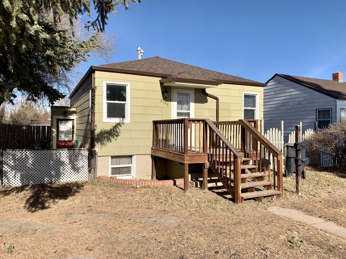 Primary Photo - 2102 E 16th St