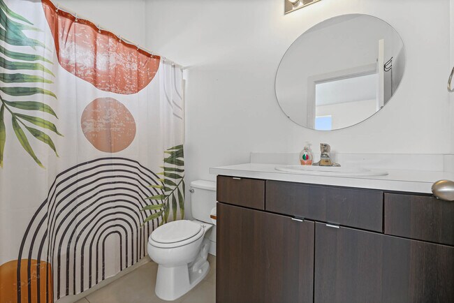 Building Photo - 1010 Rooftop Dr