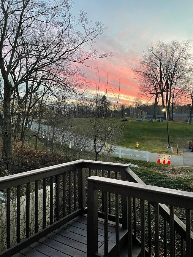 Building Photo - 37 Ridge Rd