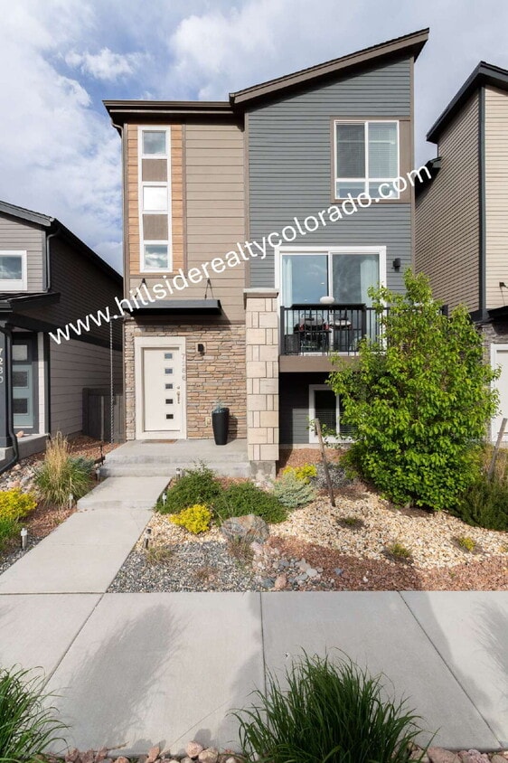 Stunning 3-Story urban style house for rent - Stunning 3-Story urban style house for rent