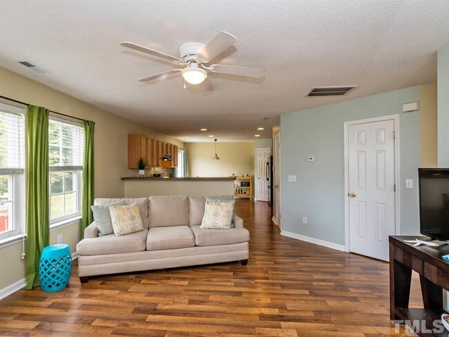 Building Photo - Room in Single Family Home on Spindlewood Ct