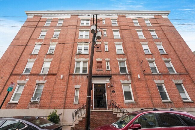 Foto del edificio - 601 Monroe St