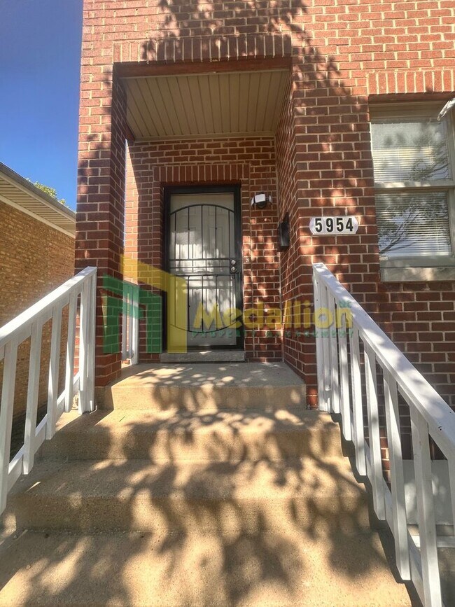 Foto del edificio - 5954 S Maplewood Ave