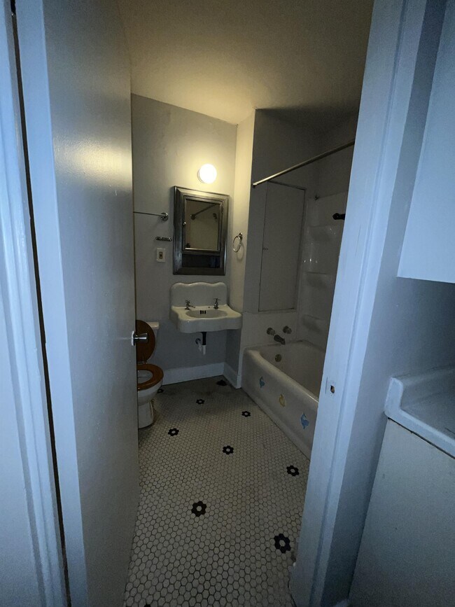 Foto del edificio - 5328 Maywood Ave