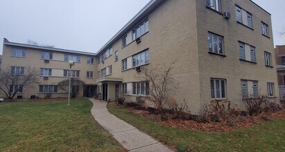 Building Photo - 6316 N Paulina St