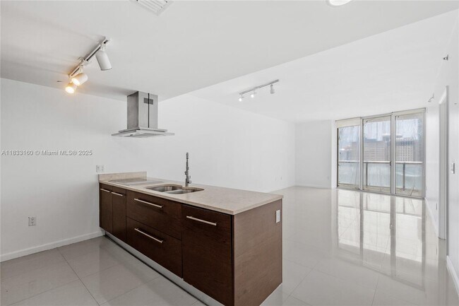 Foto del edificio - 495 Brickell Ave