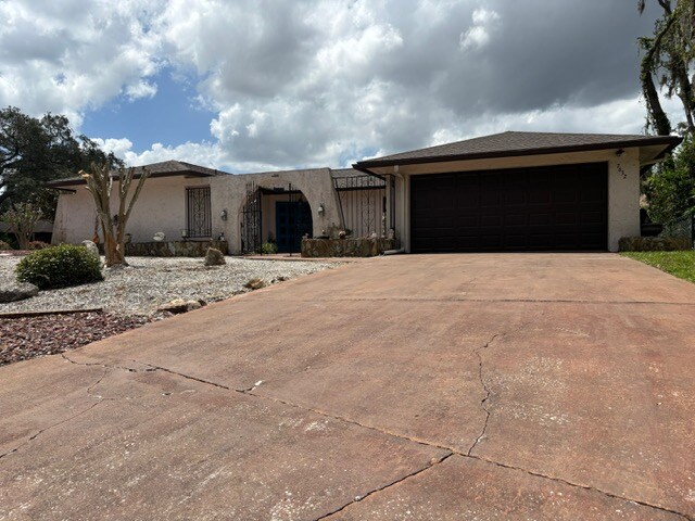 Foto principal - 7632 Lake Forest Cir