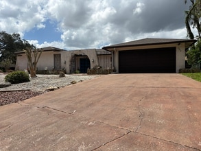 Building Photo - 7632 Lake Forest Cir