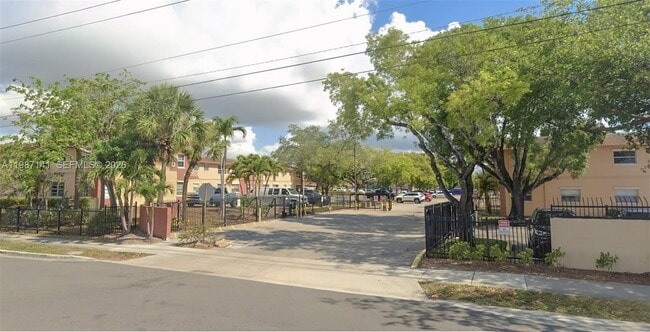 Building Photo - 101 NE 41st St