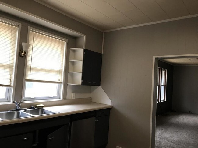 Building Photo - 216 Palliet st