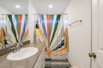 Building Photo - 9405 Vis Fls Trce