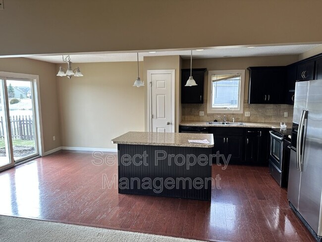 Building Photo - 8531 Forsythia Ct