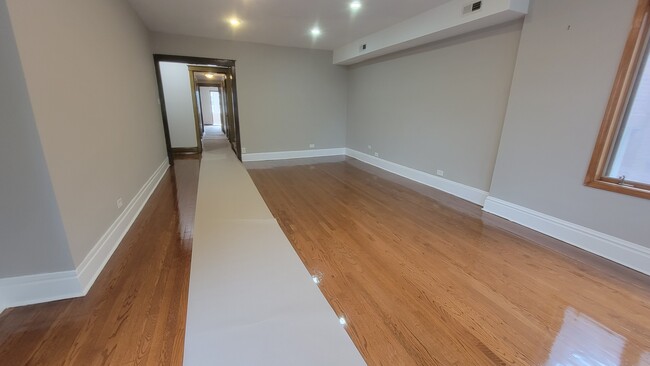 Building Photo - 6437 N Glenwood Ave