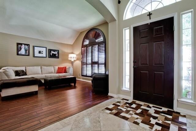 Foto del edificio - 6352 Rolling Hill Rd