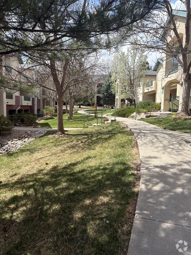 Building Photo - 550 Mohawk Dr