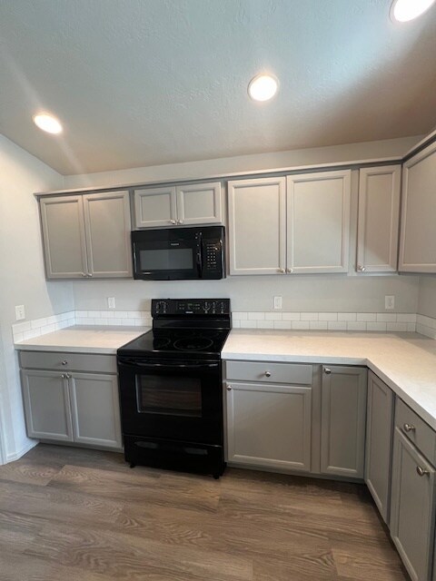 Building Photo - 4 Bed 2 Bath Home in Nampa! All Utilities ...