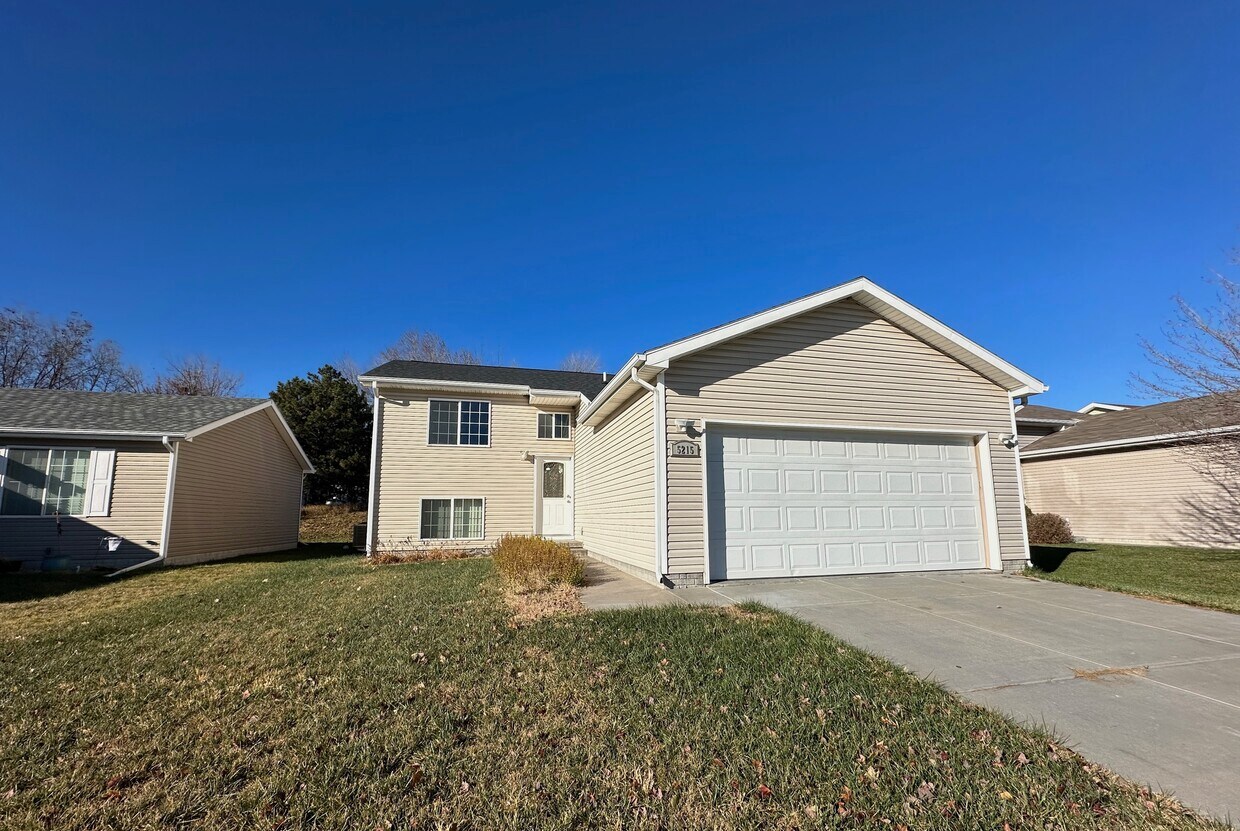 5215 N 9th Cir, Lincoln, NE 68521 House Rental in Lincoln, NE