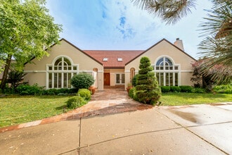 Building Photo - 8170 Lake Ridge Dr