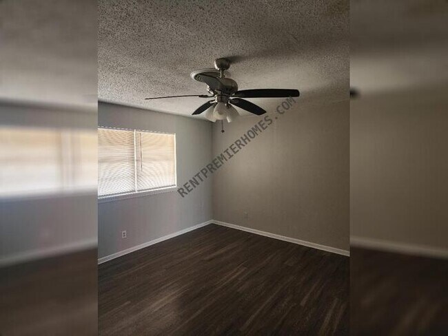 Foto del edificio - 5205 Cockrell Ave