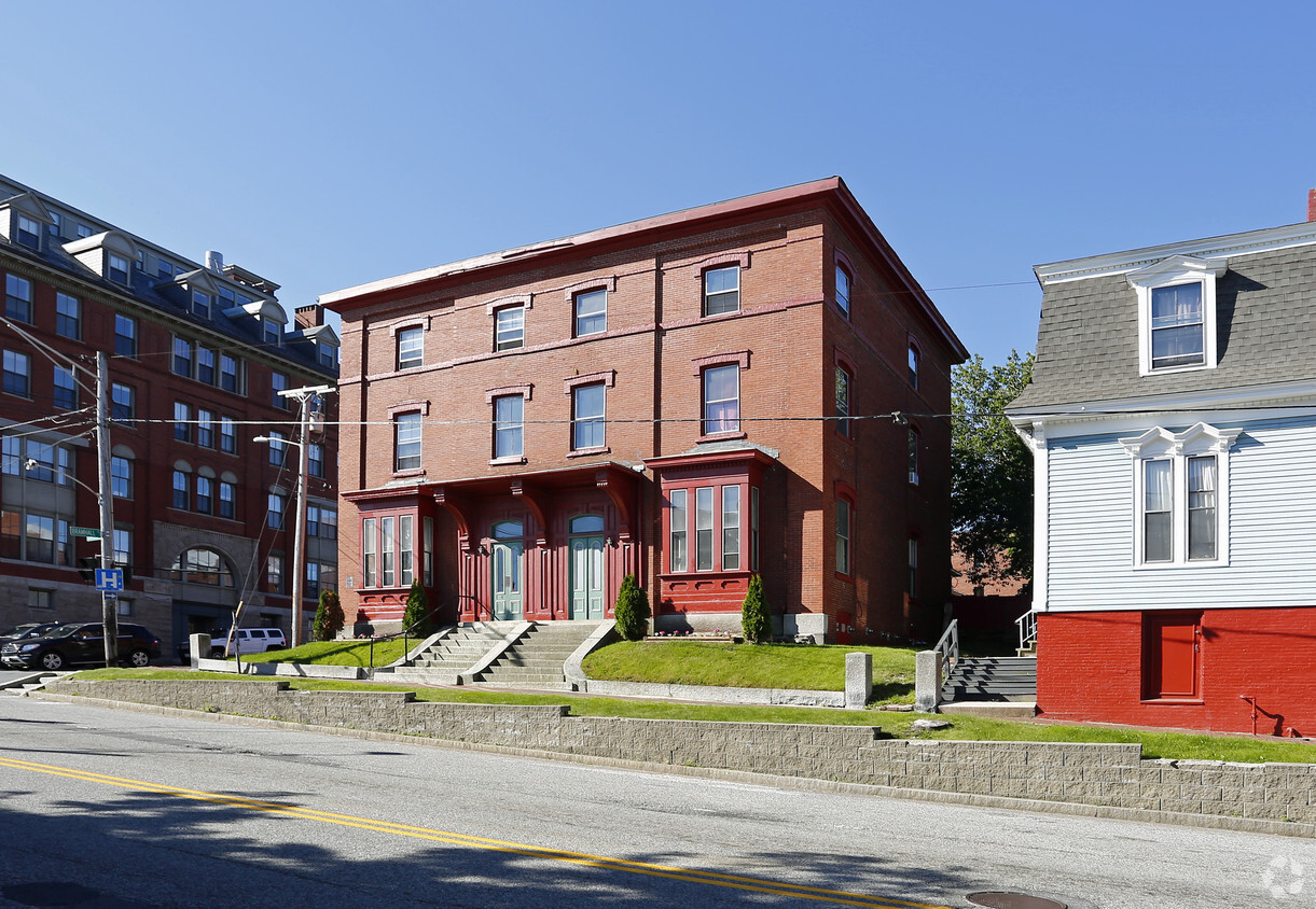 Building Photo - 800-804 Congress St