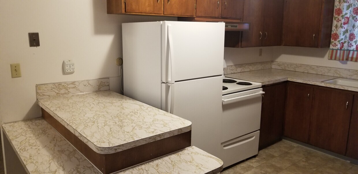 Primary Photo - 860 E 275 N