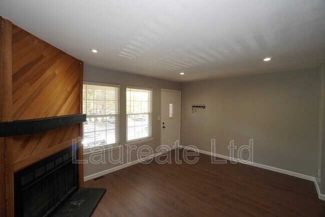Foto del edificio - 17111 E Stanford Ave