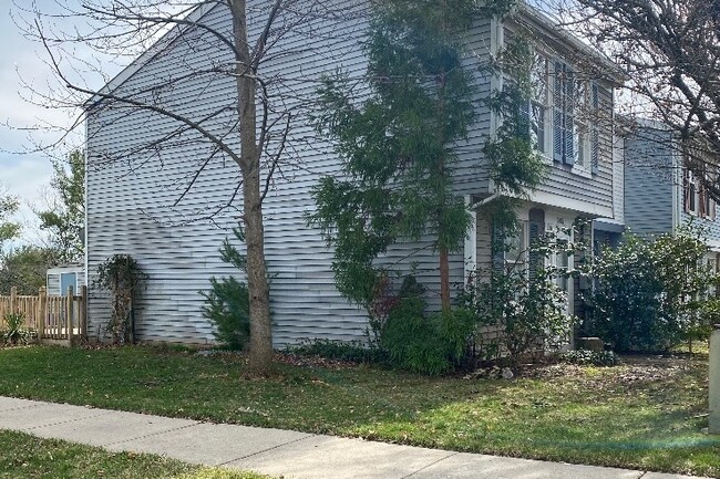 Foto del edificio - 5815 Whitfield Ct