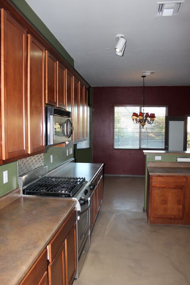 Foto del edificio - Gladden Farms 2-Story Home-4BD/3BA