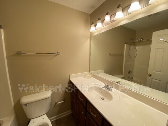 Building Photo - 2547 Boxford Ln