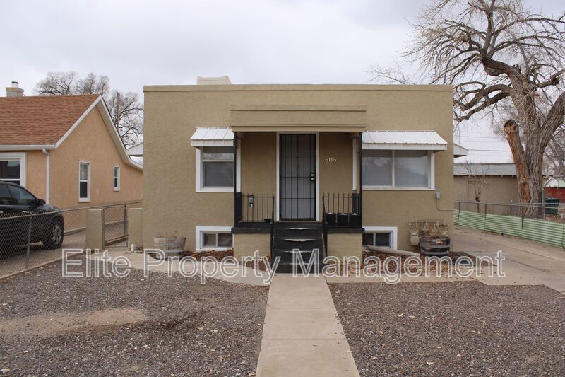 Primary Photo - 605 Acero Ave