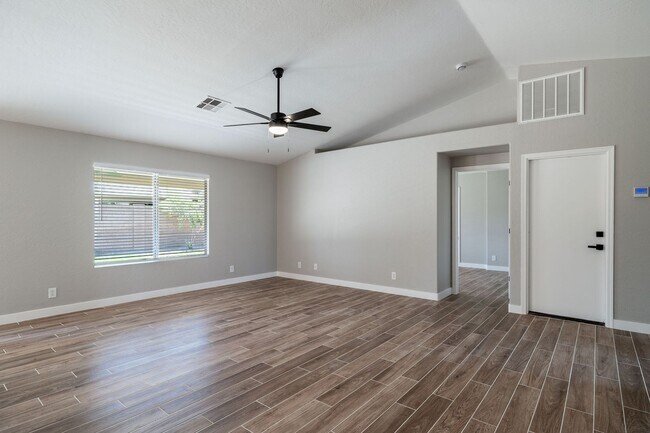 Building Photo - Discover this stunning 3-bedroom, 2-bathroom home with a 2-car garage!