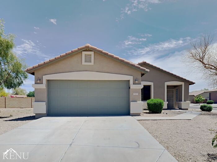 Primary Photo - 5202 W Magdalena Ln