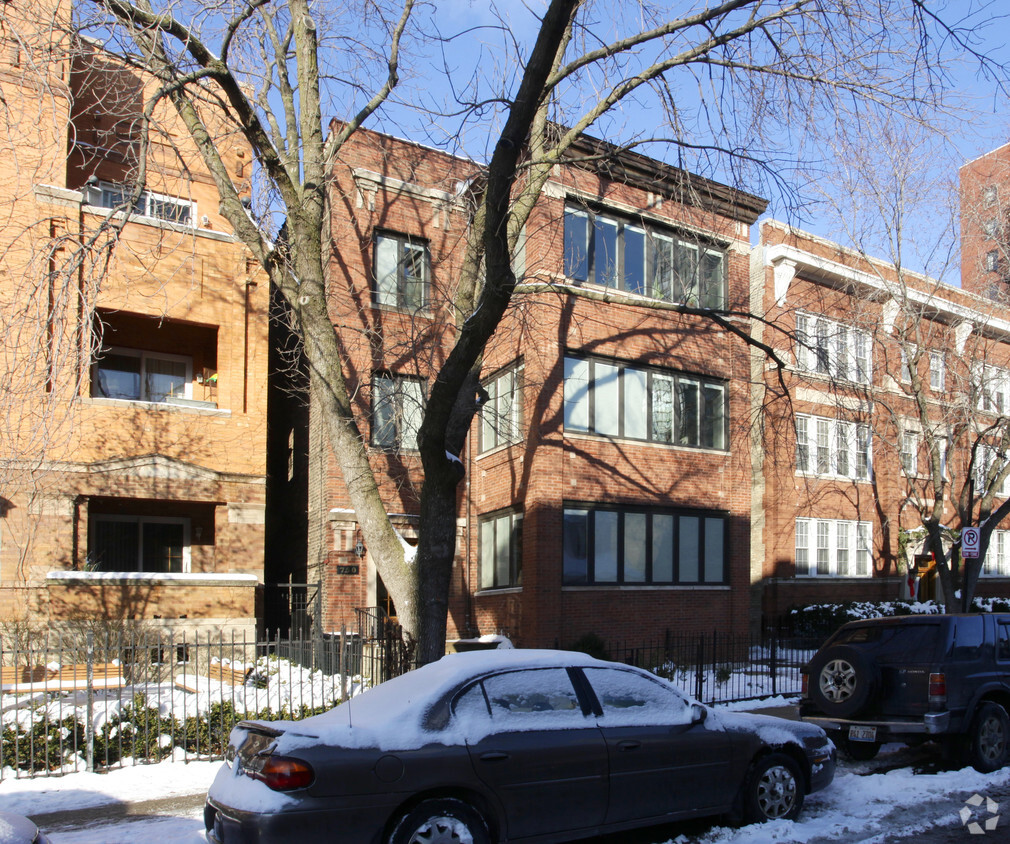 Building Photo - 750 W Bittersweet Pl