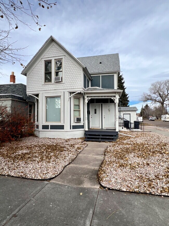 Building Photo - 622 E 17th St