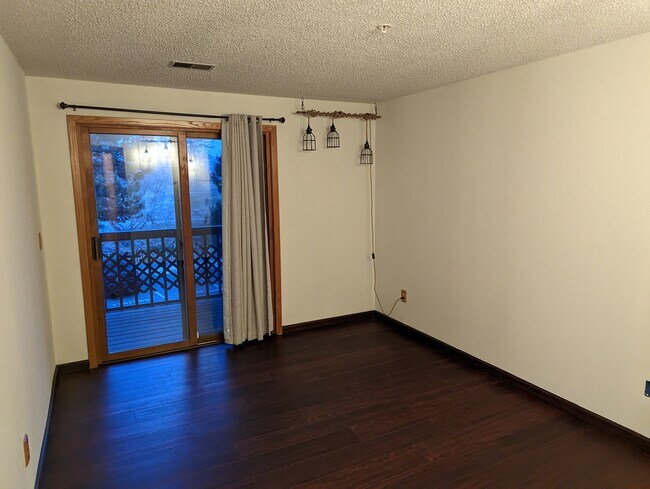 Building Photo - 2890 Shadow Creek Dr